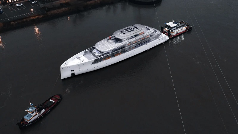 67m Feadship Project 823 begins sea trials