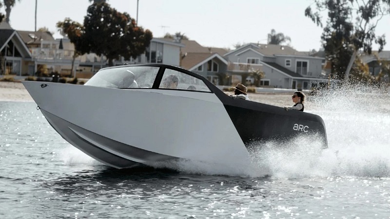 13 Sleek Electric Boats That Let You Cruise Emissions-Free in High Style 13 Sleek Electric Boats That Let You Cruise Emissions-Free in High Style