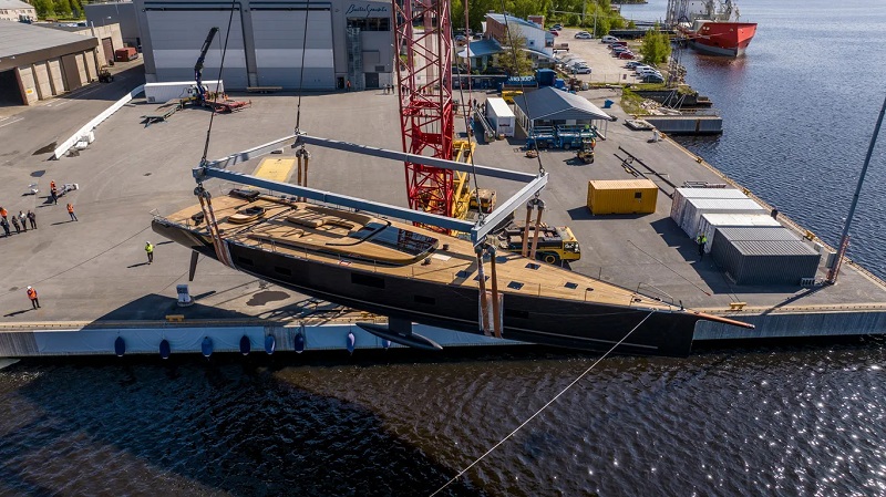 34m custom Baltic sailing yacht launched and named Zemi