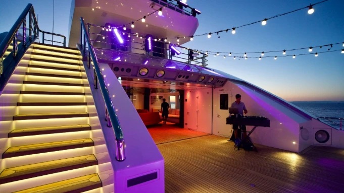 This 238-Foot Superyacht Is Made to Take You Heli-Skiing at the World’s Most Remote Slopes This 238-Foot Superyacht Is Made to Take You Heli-Skiing at the World’s Most Remote Slopes