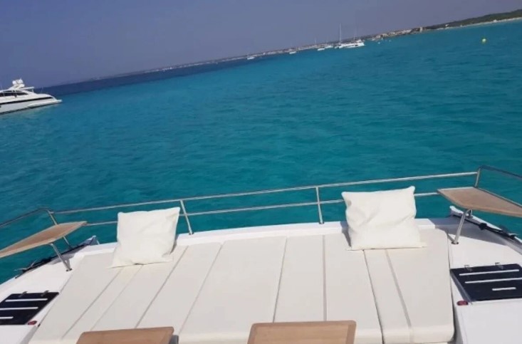 Catana enters powercat market