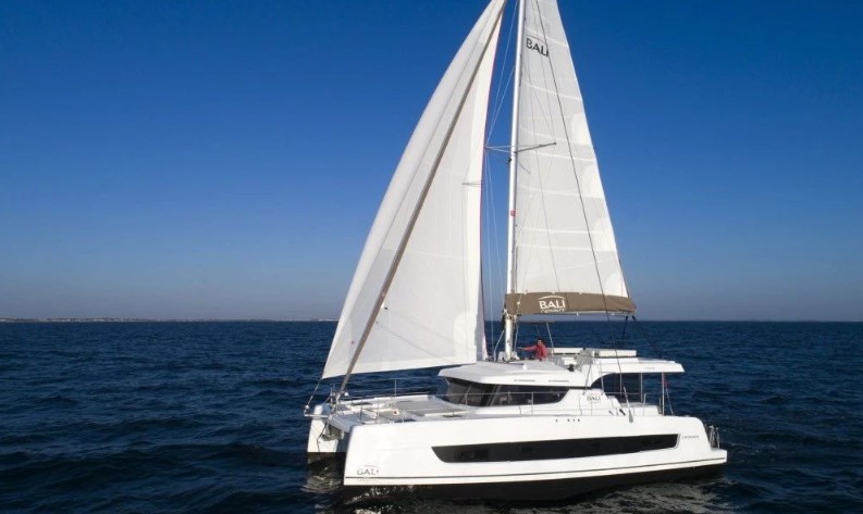 Catana enters powercat market