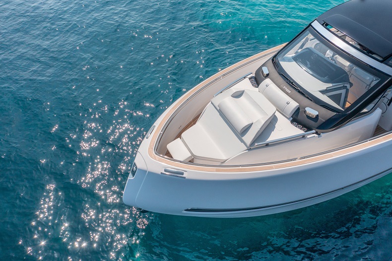 Invictus TT420: Unveiling the Vogue White Edition at Cannes Yachting Festival