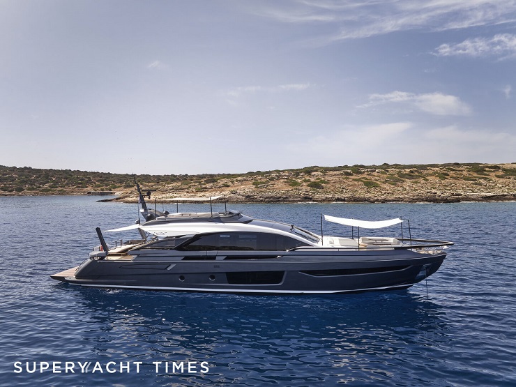 29m Azimut D Five motor yacht on the market