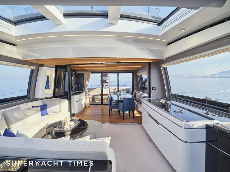 29m Azimut D Five motor yacht on the market