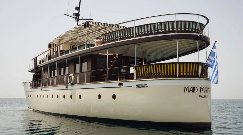This Classic Wooden Superyacht Brings 1930s Elegance to Modern Cruising