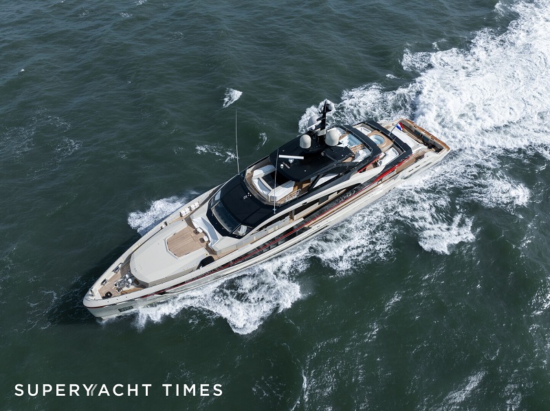 60m Heesen superyacht Ultra G on sea trials