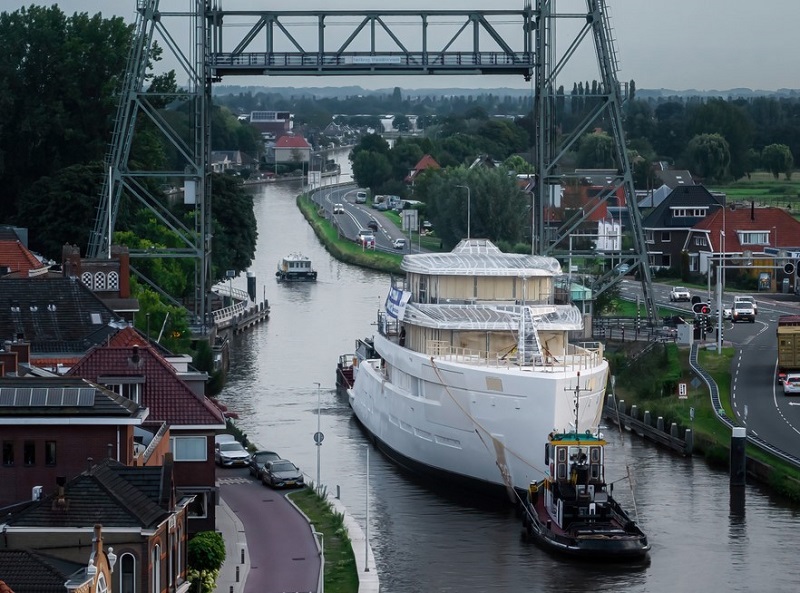 Feadship Project 825 on Her Way to Kaag