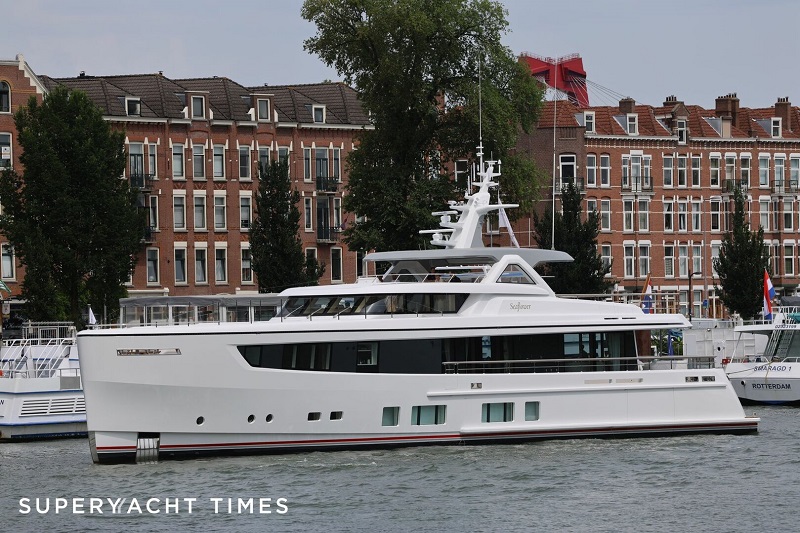 36m Mulder ThirtySix motor yacht Seaflower on sea trials