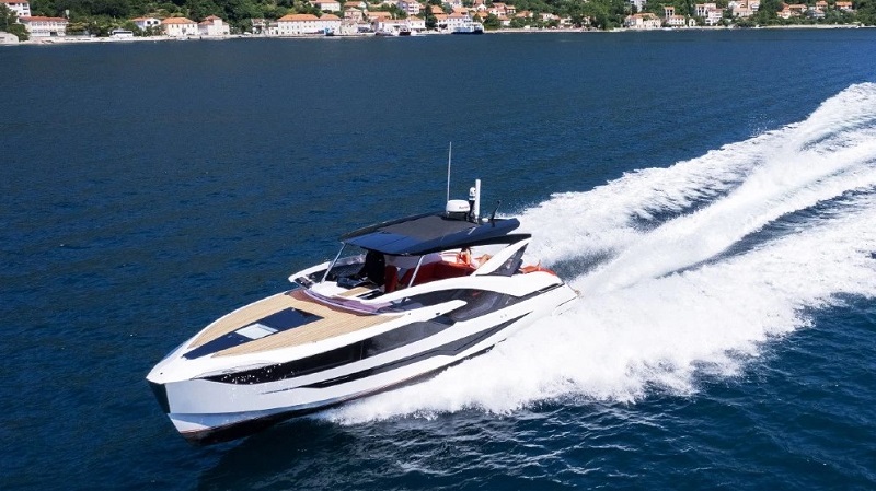 This Sleek New 35-Foot Express Cruiser Thinks It’s a Superyacht—and That’s the Point