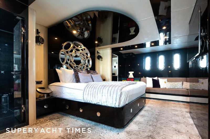 32m VBG superyacht Claremont featuring golden hull for sale