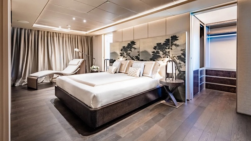 First look on board 55m Admiral Silver Star