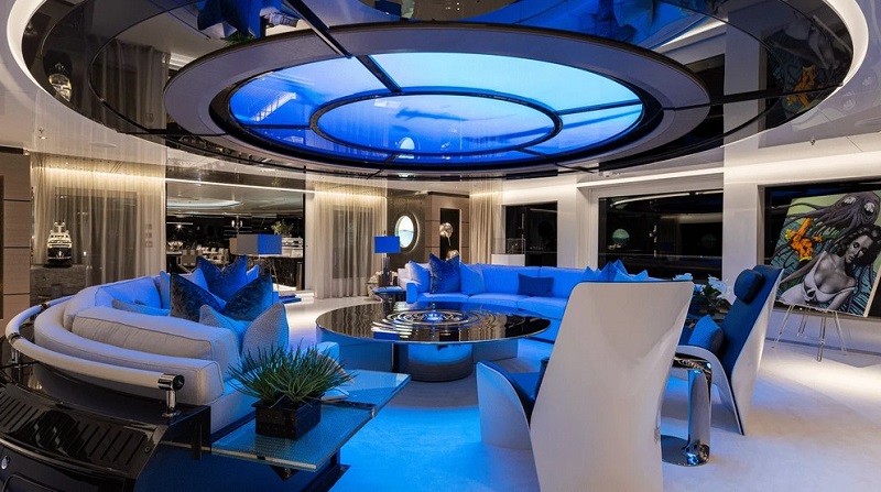 64m Hakvoort explorer yacht Scout spotted in London