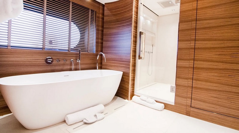 64m Elsflether Werft motor yacht Magna Grecia joins market