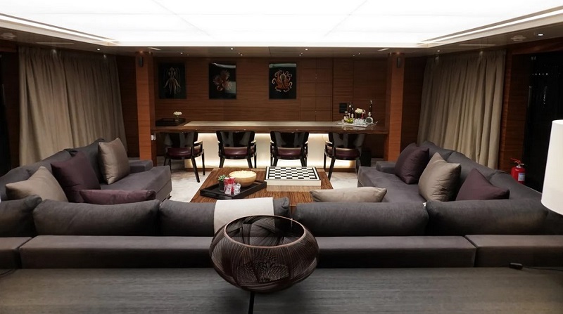 64m Elsflether Werft motor yacht Magna Grecia joins market