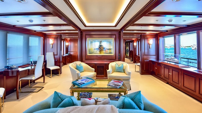 47m Feadship motor yacht Berilda joins market