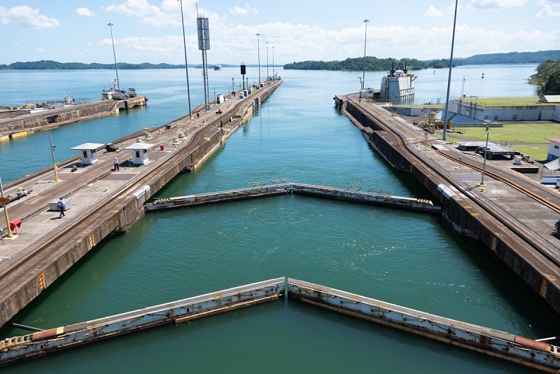 Yacht delays in the Panama Canal