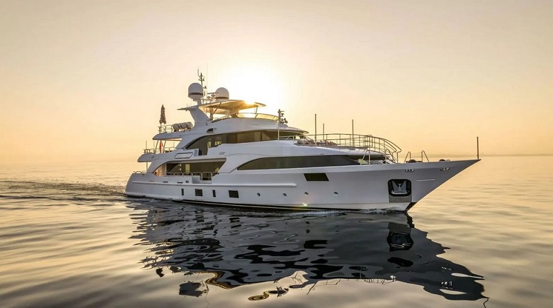 37m Benetti motor yacht Safad for sale