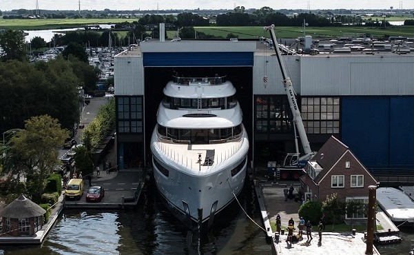 76m Feadship superyacht Project 822 launched