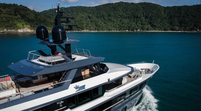 This 121-Foot Superyacht Has a Jacuzzi as Big as Your Pool