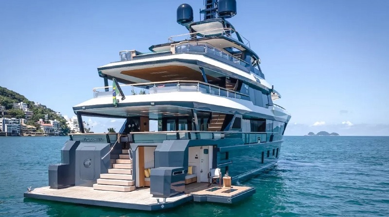 This 121-Foot Superyacht Has a Jacuzzi as Big as Your Pool