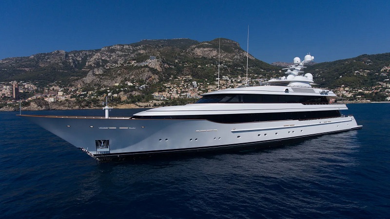 €6M price drop on Feadship superyacht Drizzle