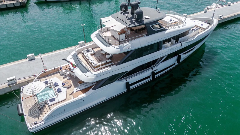 34m Benetti Oasis motor yacht Grateful joins market