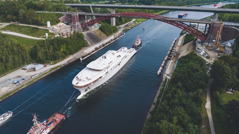 114m Project Cosmos spotted in transit from Lürssen