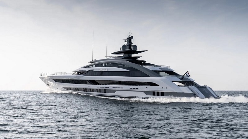 80m Heesen flagship Genesis delivered under new ownership