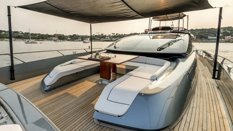 27m Riva Sportfly Gecua joins the market