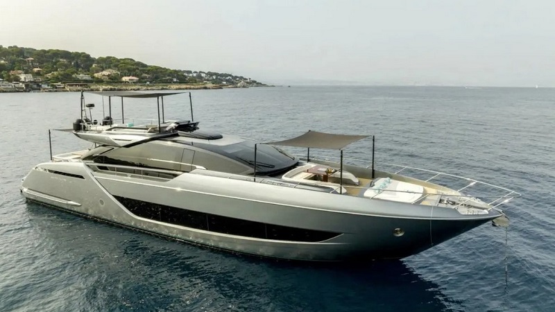 27m Riva Sportfly Gecua joins the market