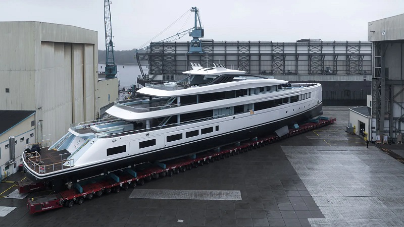 Lürssen's 82m Project Cali leaves construction shed