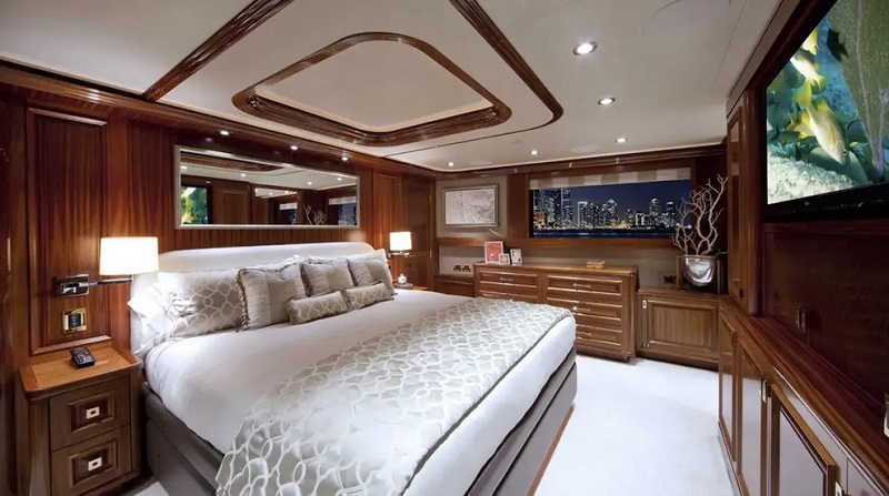 0K price drop on 40m Westport motor yacht Sarabeth