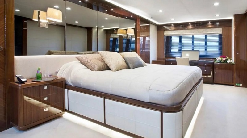 30m Princess motor yacht Lady Beatrice sold