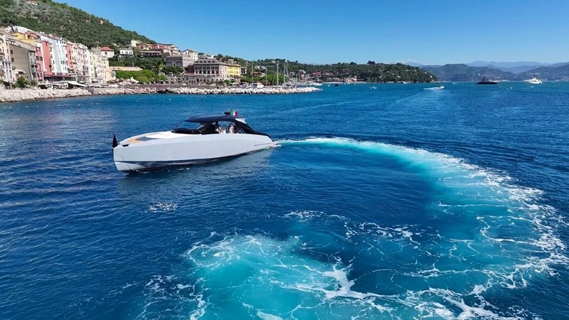 This 54-Foot Italian Dayboat Is a Speed Demon on the High Seas. We Took It for a Spin.