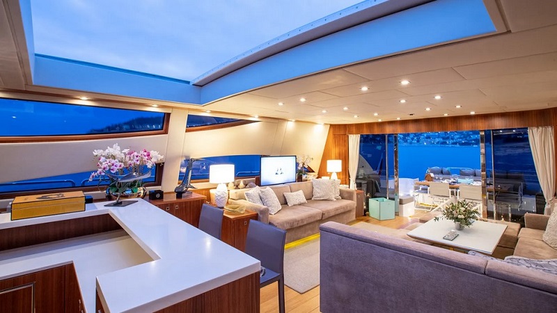 €300k price drop on 34m Leopard open yacht Walindi