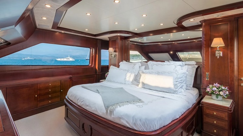 30m Benetti motor yacht Endless Summer for sale