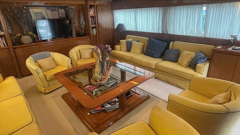 27m Admiral motor yacht It's A Dream joins the market