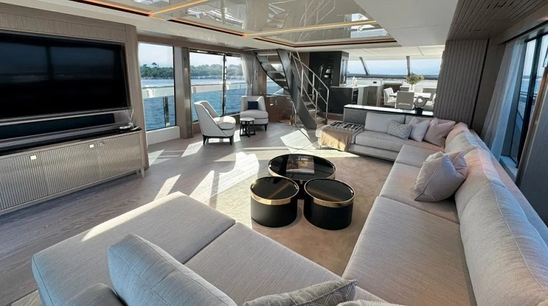 This Luxe 88-Foot Yacht Has Its Own Enclosed Skybridge