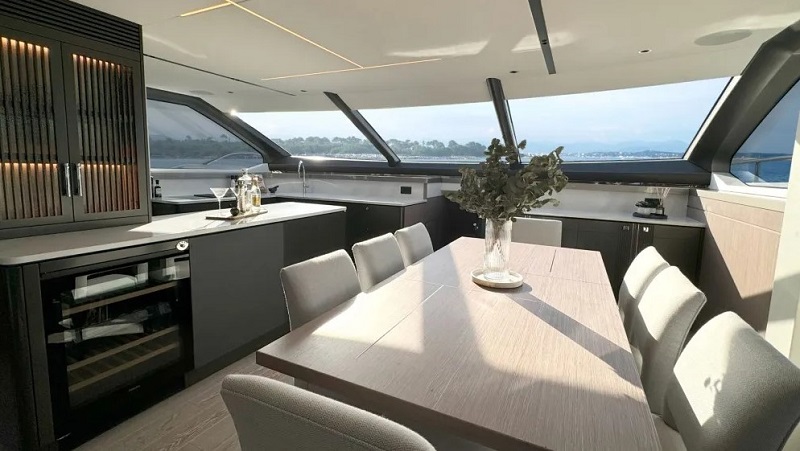 This Luxe 88-Foot Yacht Has Its Own Enclosed Skybridge