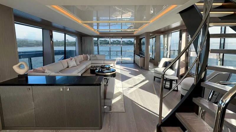 This Luxe 88-Foot Yacht Has Its Own Enclosed Skybridge