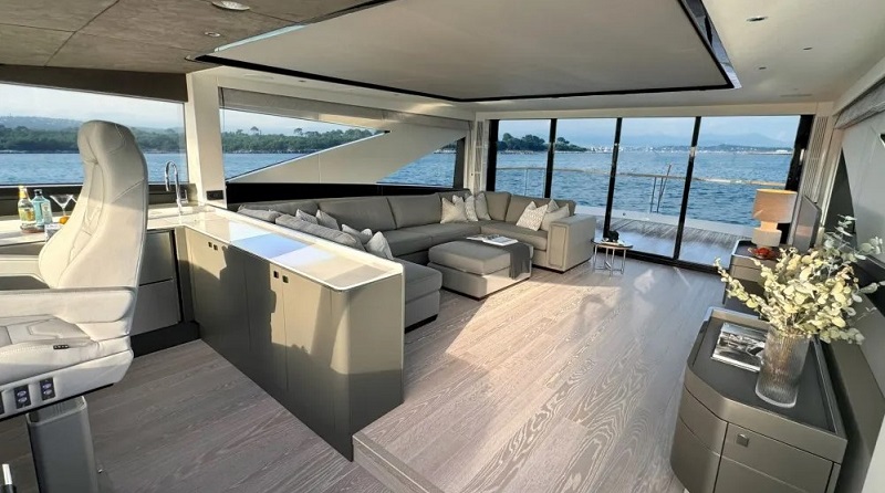 This Luxe 88-Foot Yacht Has Its Own Enclosed Skybridge