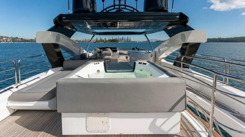 €350k price drop on 28m Sunseeker motor yacht Ultraviolet