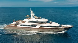 €900k price drop on 46m Lloyds Ships motor yacht Cloud Atlas