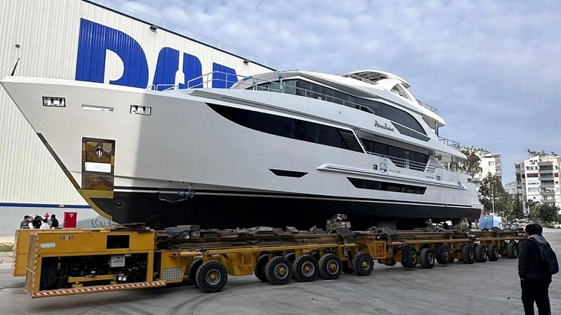 Hargrave Custom Yachts launches 36m Romeo Foxtrot II