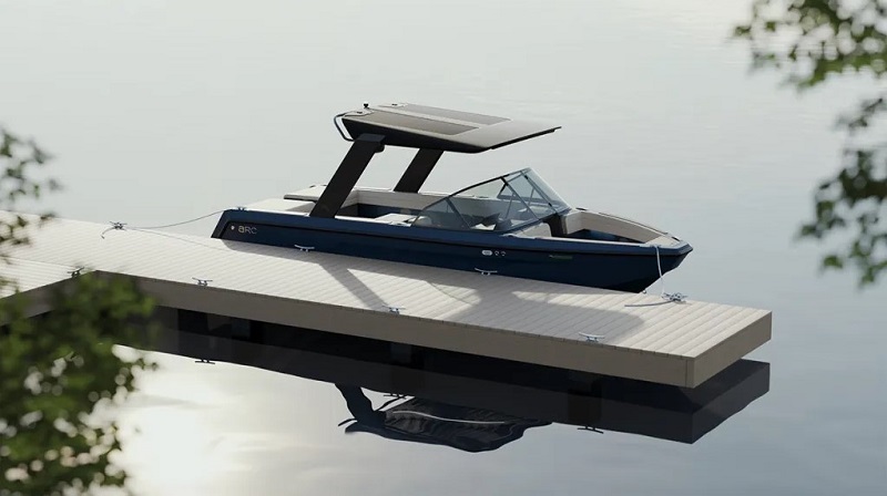 This New 23-Foot Electric Wakeboat Can Churn Out an Impressive 570 Horses