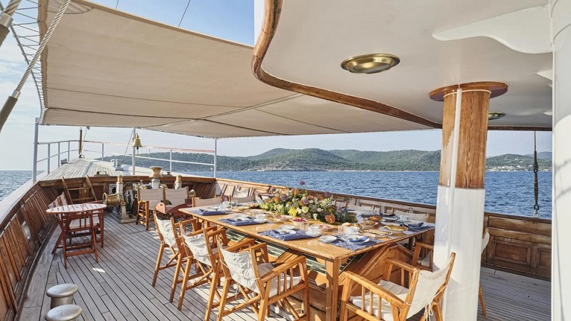 122-year-old 55m classic yacht Madiz joins the market