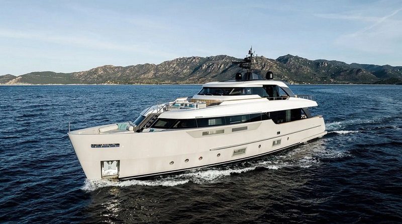 29m Sanlorenzo motor yacht Stone Hills newly listed for sale