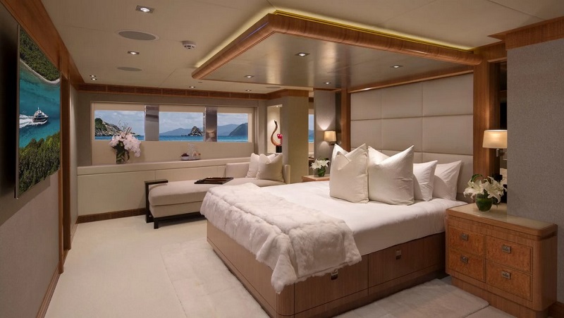 M price drop on 44m Crescent Custom motor yacht Muchos Mas