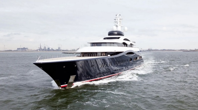 118m Feadship flagship Launchpad spotted on maiden voyage